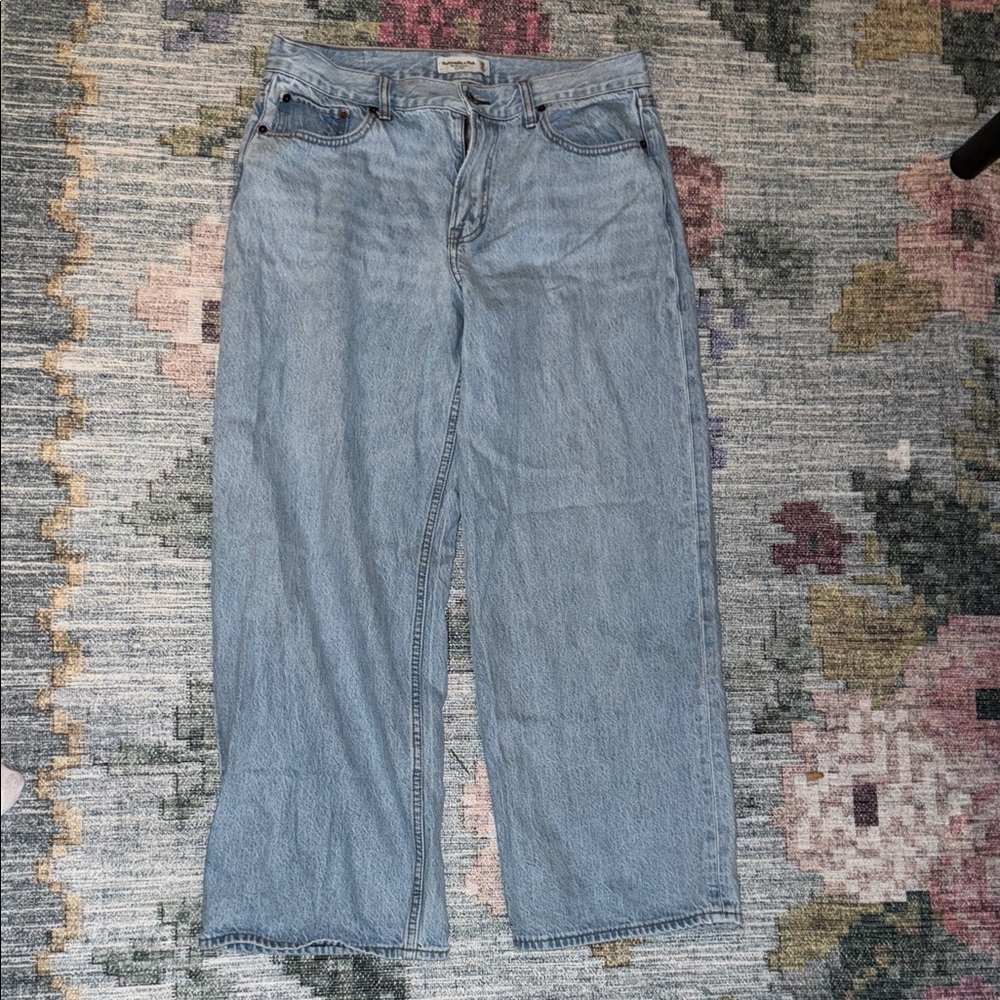 Abercrombie & Fitch The Ultra Loose Low Rise Jeans
